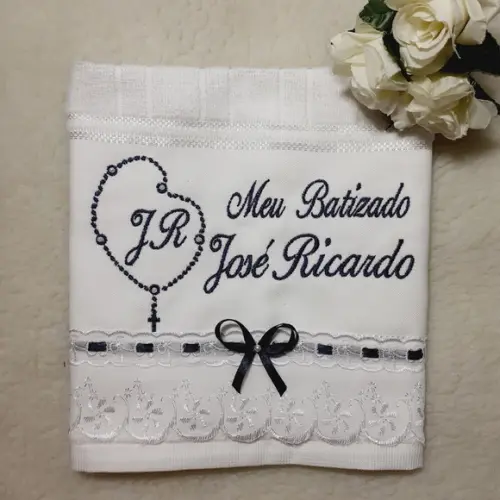 Toalha de Batizado de Menino Bordado Terço e Nome
