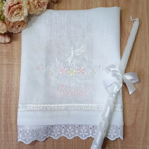 Toalha de Batizado em Cambraia de Linho e Vela Decorada