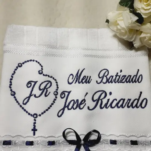Toalha de Batizado de Menino Bordado Terço e Nome