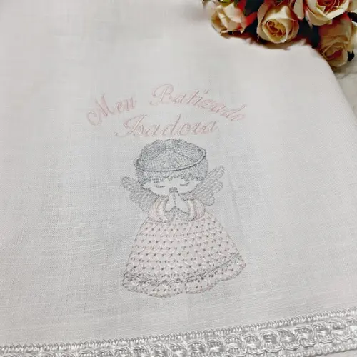 Toalha de Batizado em Linho Personalizada Bordado Anjinho