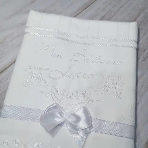 Toalha de Batizado Personalizada Bordado Branco Menino