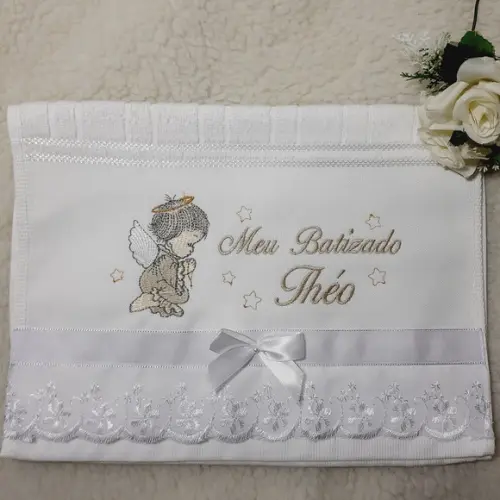 Toalha para Batizado Menino Bordado Anjinho e Vela