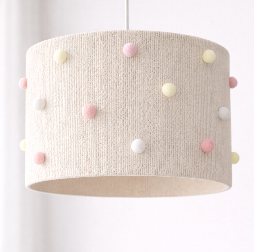 Cúpula macrame com pompom personalizável