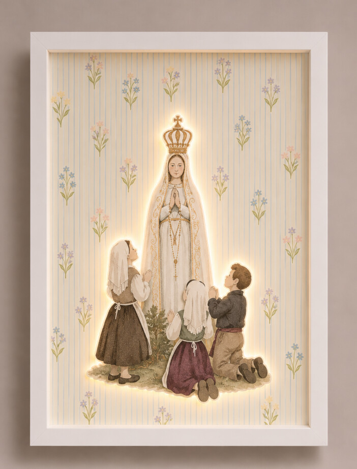 Quadro com recortes e colagens  de nossa senhora de Fátima com o