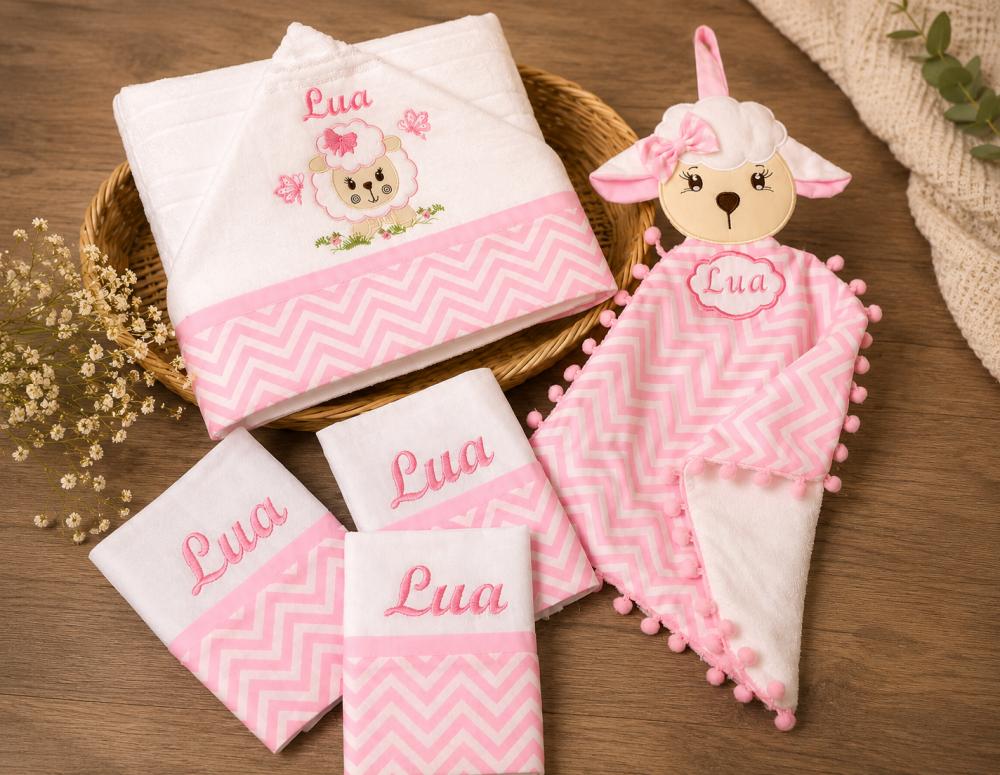 Toalha de banho personalizada , 3 fraldas de boca ,1 naninha tema