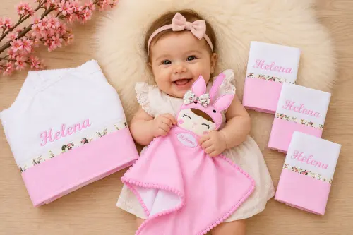 Toalha de banho personalizada , 3 fraldas de boca ,1 naninha tema