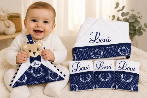 Toalha de banho personalizada , 3 fraldas de boca ,1 naninha tema