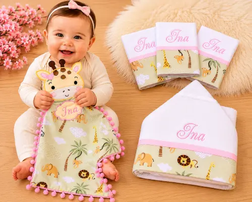Toalha de banho personalizada , 3 fraldas de boca ,1 naninha tema