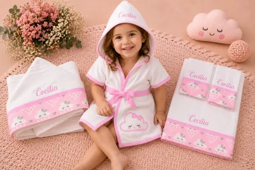 Roupão, Toalha de Banho e Kit Fralda tema nuvem