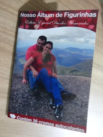 Álbum de figurinhas personalizado