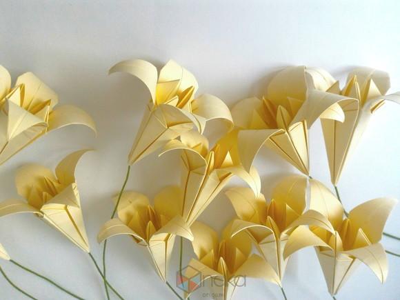 Arranjo de Lirios de Origami com 10 Flores