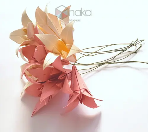 Arranjo de Lirios de Origami com 10 Flores