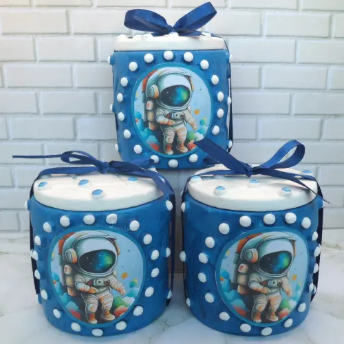10 Lembrancinha Astronauta Caixinha De Gesso 6,5 x 7 Cm Para Festas  E Aniversários