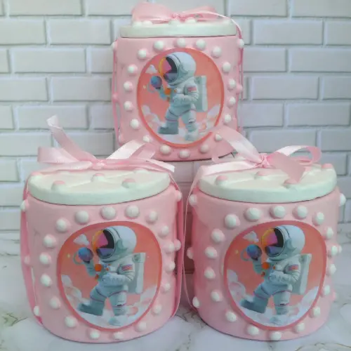 10 Lembrancinha Astronauta Rosa Caixinha De Gesso 6,5 x 7 Cm Para Festas  E Aniversários