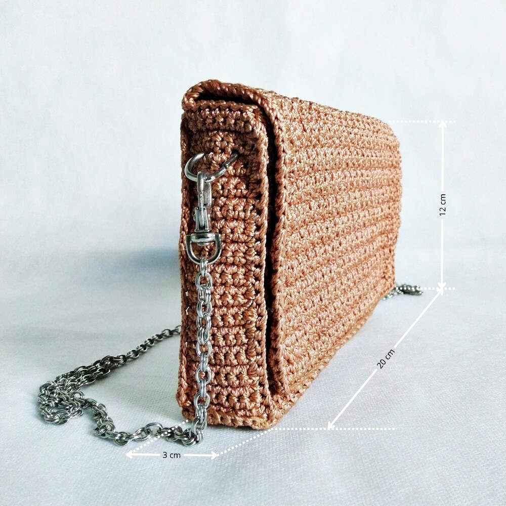 Bolsa Clutch de Crochê Artesanal Caramelo com Corrente Removíve