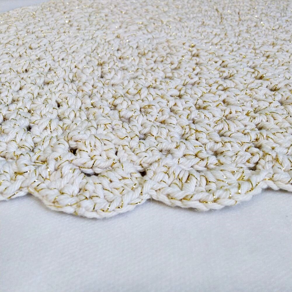 Sousplat de Barbante com Fio Dourado em Crochê  - Kit Mesa Posta