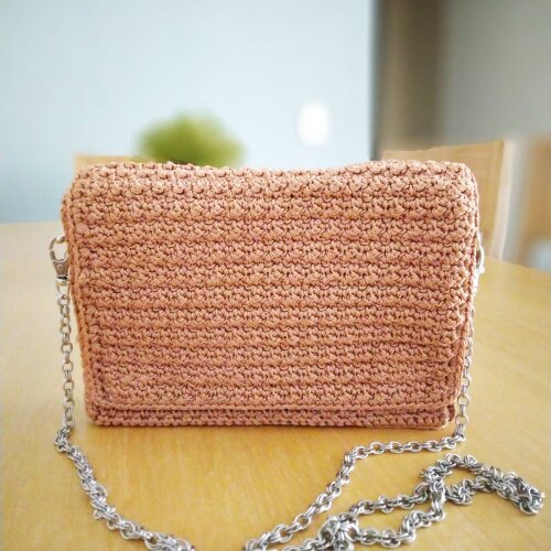 Bolsa Clutch de Crochê Artesanal Caramelo com Corrente Removível