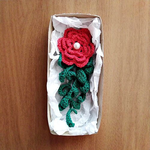 Chaveiro Floral em Crochê - Acessório Artesanal para Bolsa