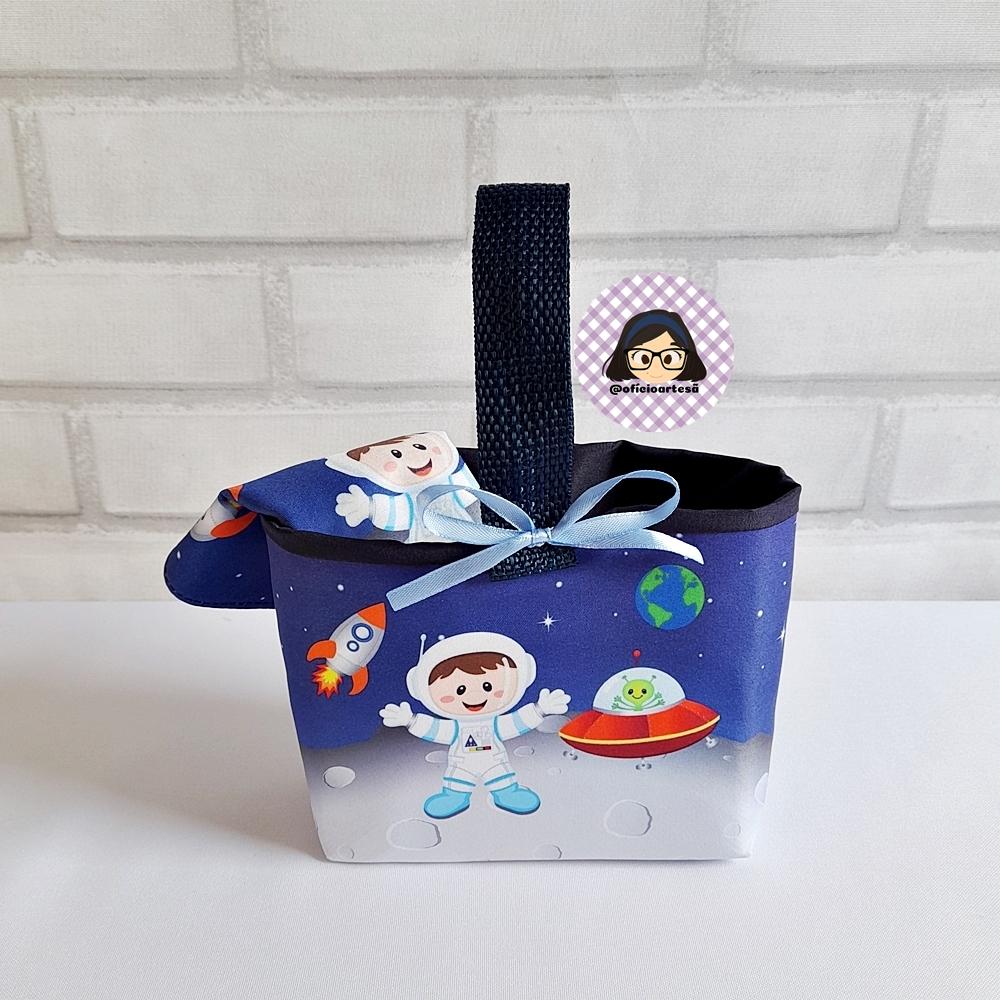 Kit 15 mini cestinhas e 15 toalhinhas Astronauta