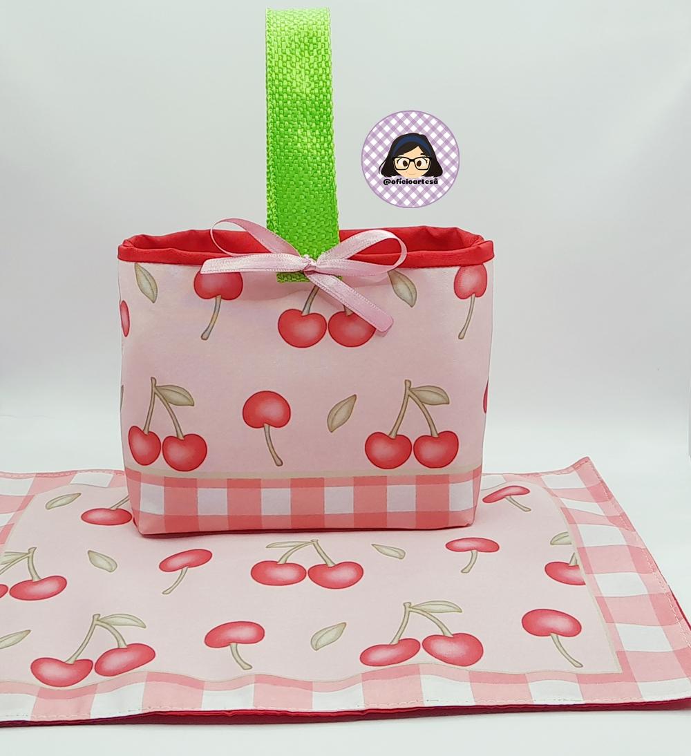 Kit 15 mini cestinhas e 15 toalhinhas Cerejinha