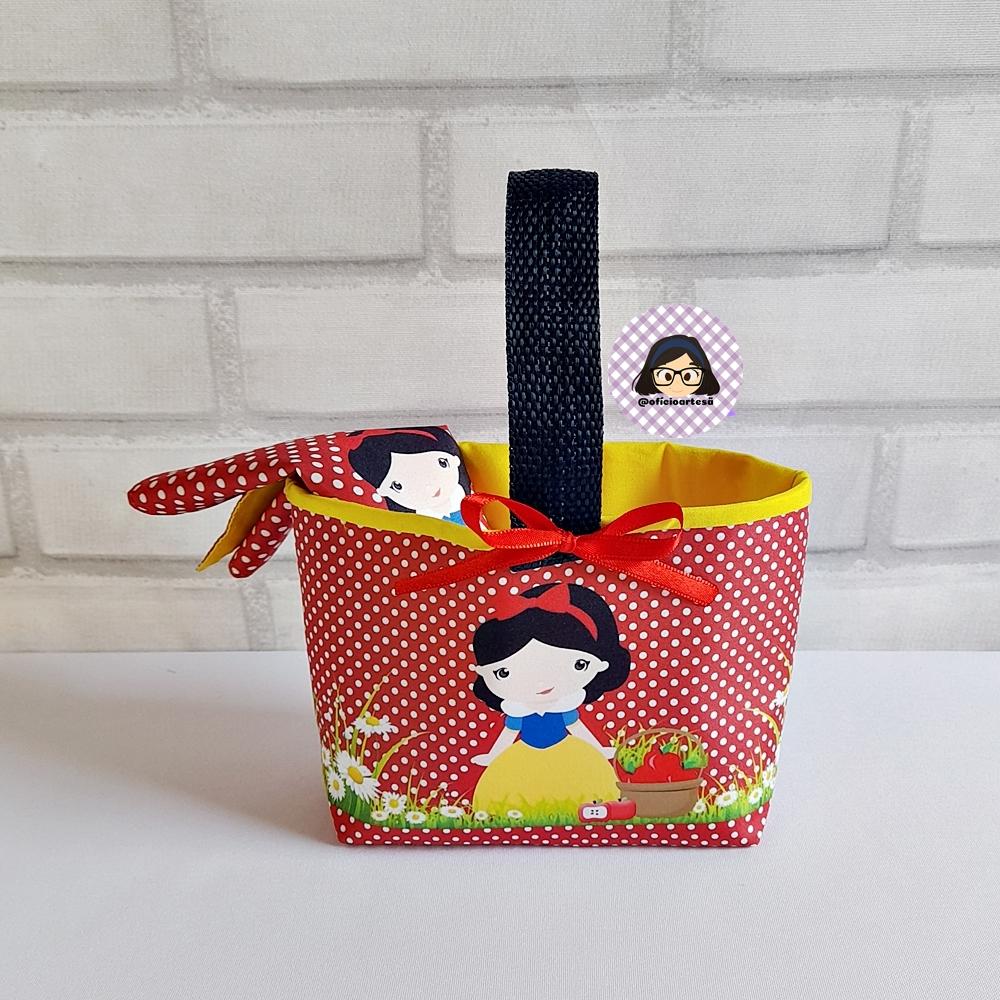 Kit 15 mini cestinhas e 15 toalhinhas Branca de Neve