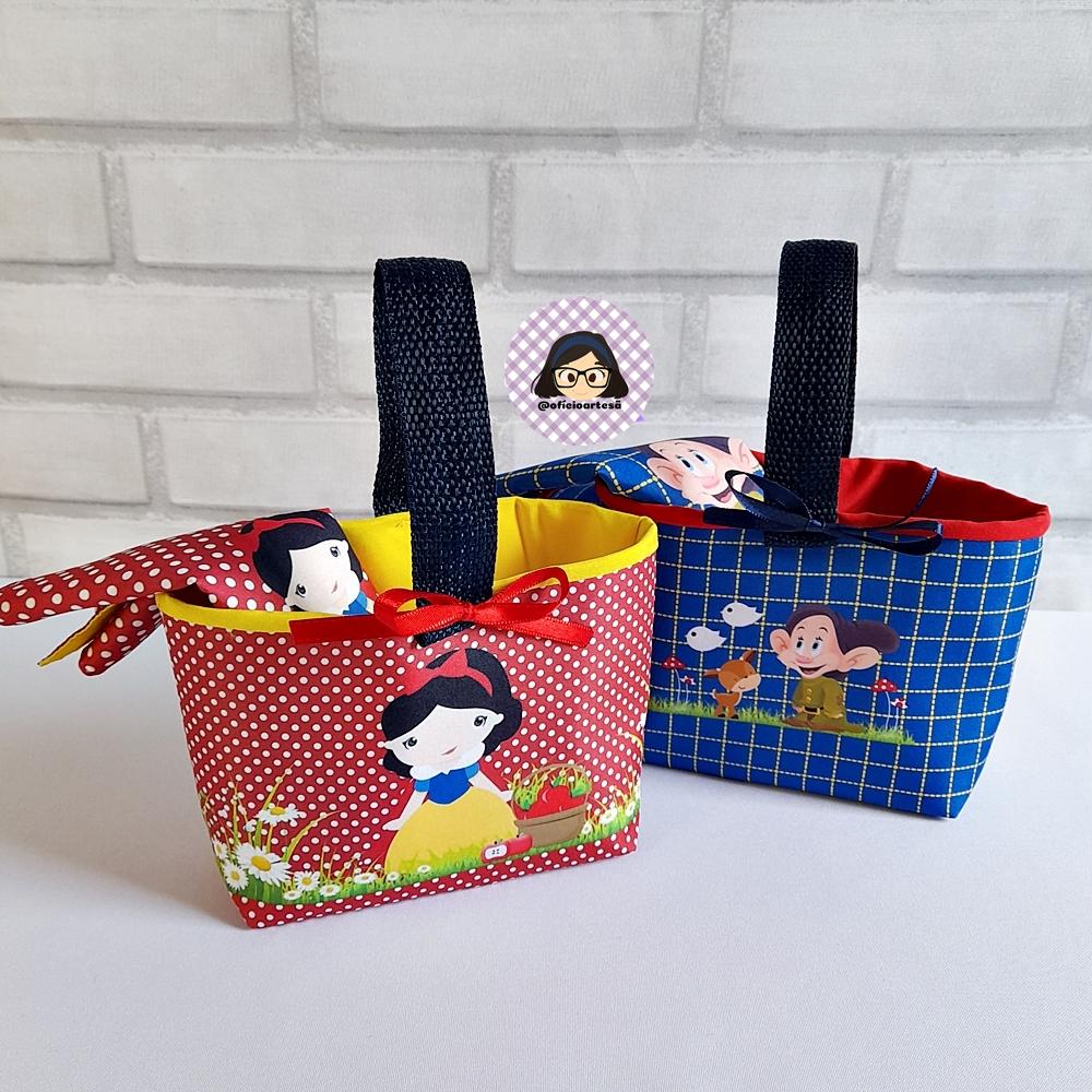 Kit 15 mini cestinhas e 15 toalhinhas Branca de Neve e Dunga