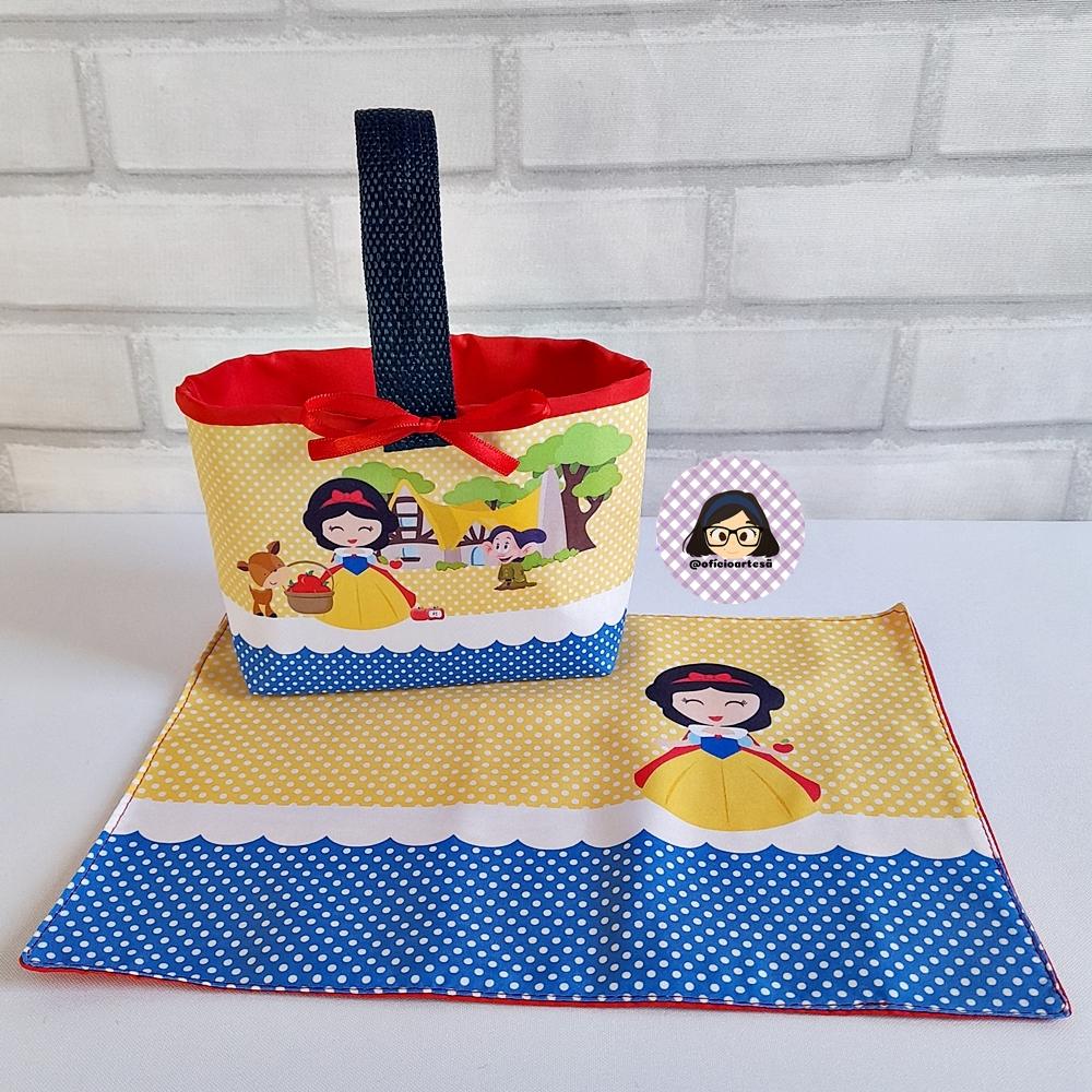 Kit 15 mini cestinhas e 15 toalhinhas Branca de Neve