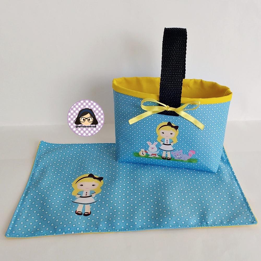 Kit 15 mini cestinhas e 15 toalhinhas Alice no País das Maravilh