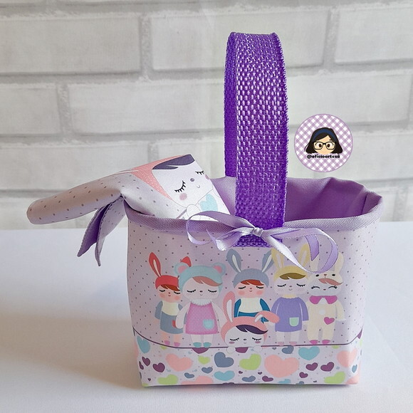 Kit Lembrancinha 15 Mini Cestas + 15 Toalhinhas Metoo Dolls