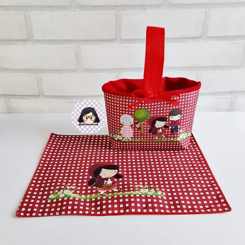Kit 15 mini cestinhas e 15 toalhinhas Chapeuzinho Vermelho