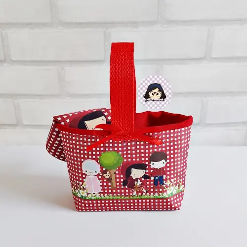 Kit 30 mini cestinhas e 30 toalhinhas Chapeuzinho Vermelho