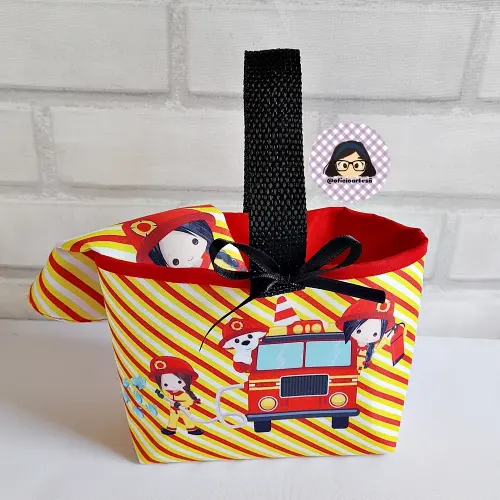Kit 15 Mini Cestinha e 15 toalhinhas Bombeira