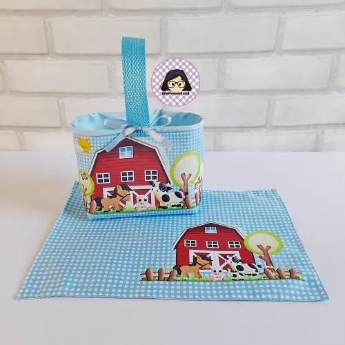 Kit 15 mini cestinhas e 15 toalhinhas Fazendinha Azul