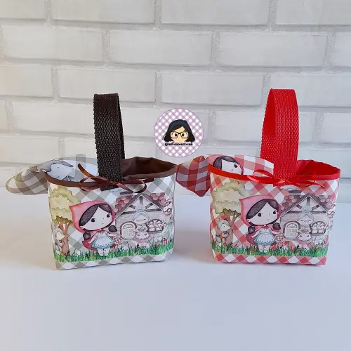 Kit 15 mini cestinhas e 15 toalhinhas Chapeuzinho Vermelho e Lobinho Aquarela