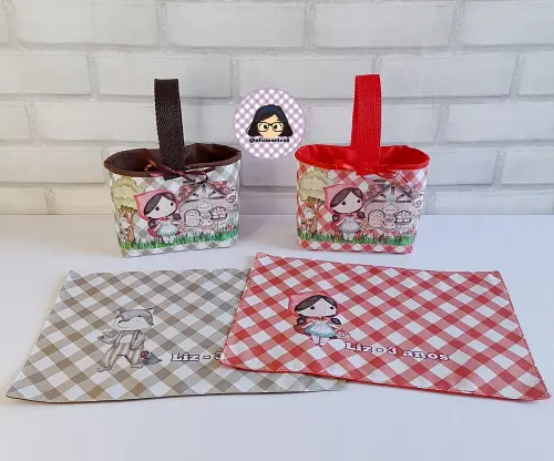Kit 15 mini cestinhas e 15 toalhinhas Chapeuzinho Vermelho e Lobi