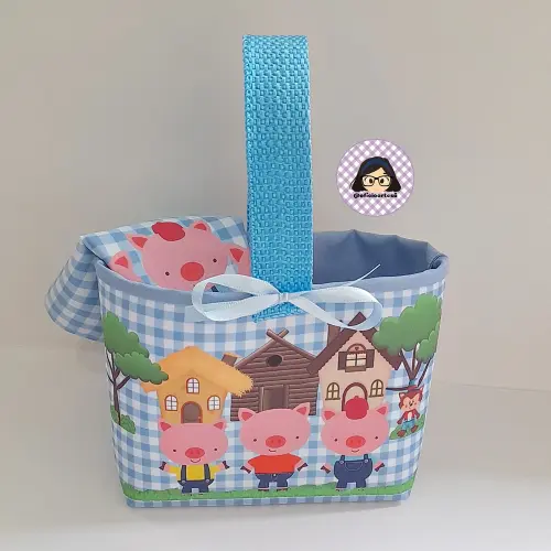 Kit 15 mini cestinhas e 15 toalhinhas 3 Porquinhos