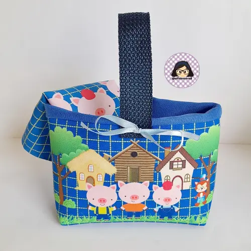 Kit 15 mini cestinhas e 15 toalhinhas 3 Porquinhos