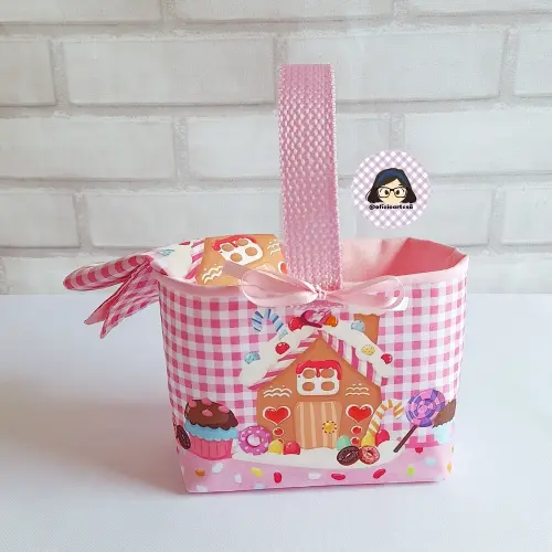 Kit 15 mini cestinhas e 15 toalhinhas Candy House Rosa