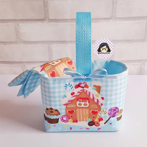 Kit 15 mini cestinhas e 15 toalhinhas Candy House Azul