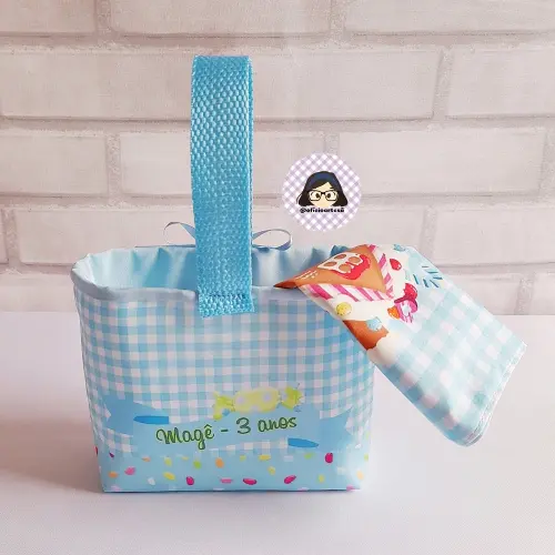 Kit 15 mini cestinhas e 15 toalhinhas Candy House Azul