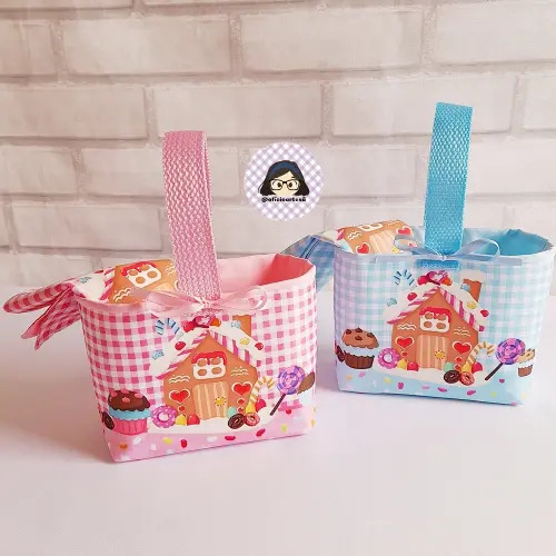 Kit 15 mini cestinhas e 15 toalhinhas Candy House Rosa e Azul