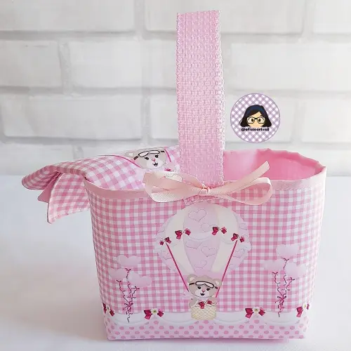 Kit 15 mini cestinhas e 15 toalhinhas Ursinha Baloeira