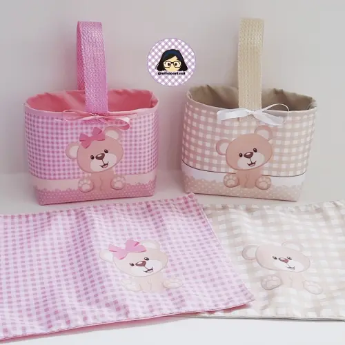 Kit 15 mini cestinhas e 15 toalhinhas Ursinhos Rosa e Bege