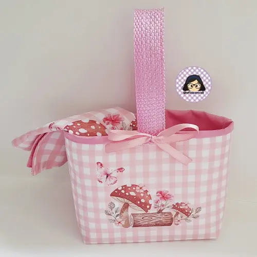 Kit 15 mini cestinhas e 15 toalhinhas Bosque Encantado Rosa