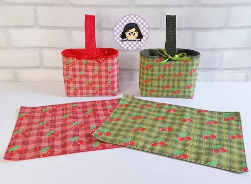 Kit 15 mini cestinhas e 15 toalhinhas Cerejinhas Xadrez Verde e V