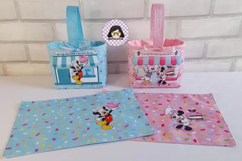 Kit 15 mini cestinhas e 15 toalhinhas Minnie e Mickey Confeiteiro