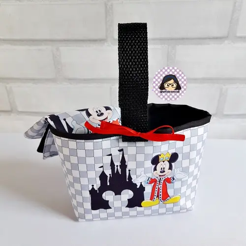 Kit 15 mini cestinhas e 15 toalhinhas Mickey Realeza