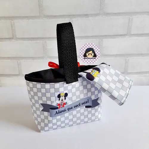 Kit 15 mini cestinhas e 15 toalhinhas Mickey Realeza