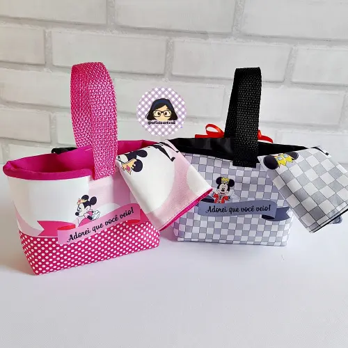 Kit 15 mini cestinhas e 15 toalhinhas Minnie e Mickey Realeza