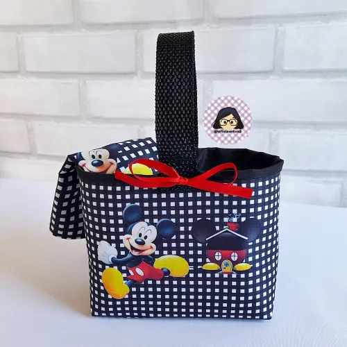 Kit 15 mini cestinhas e 15 toalhinhas Mickey